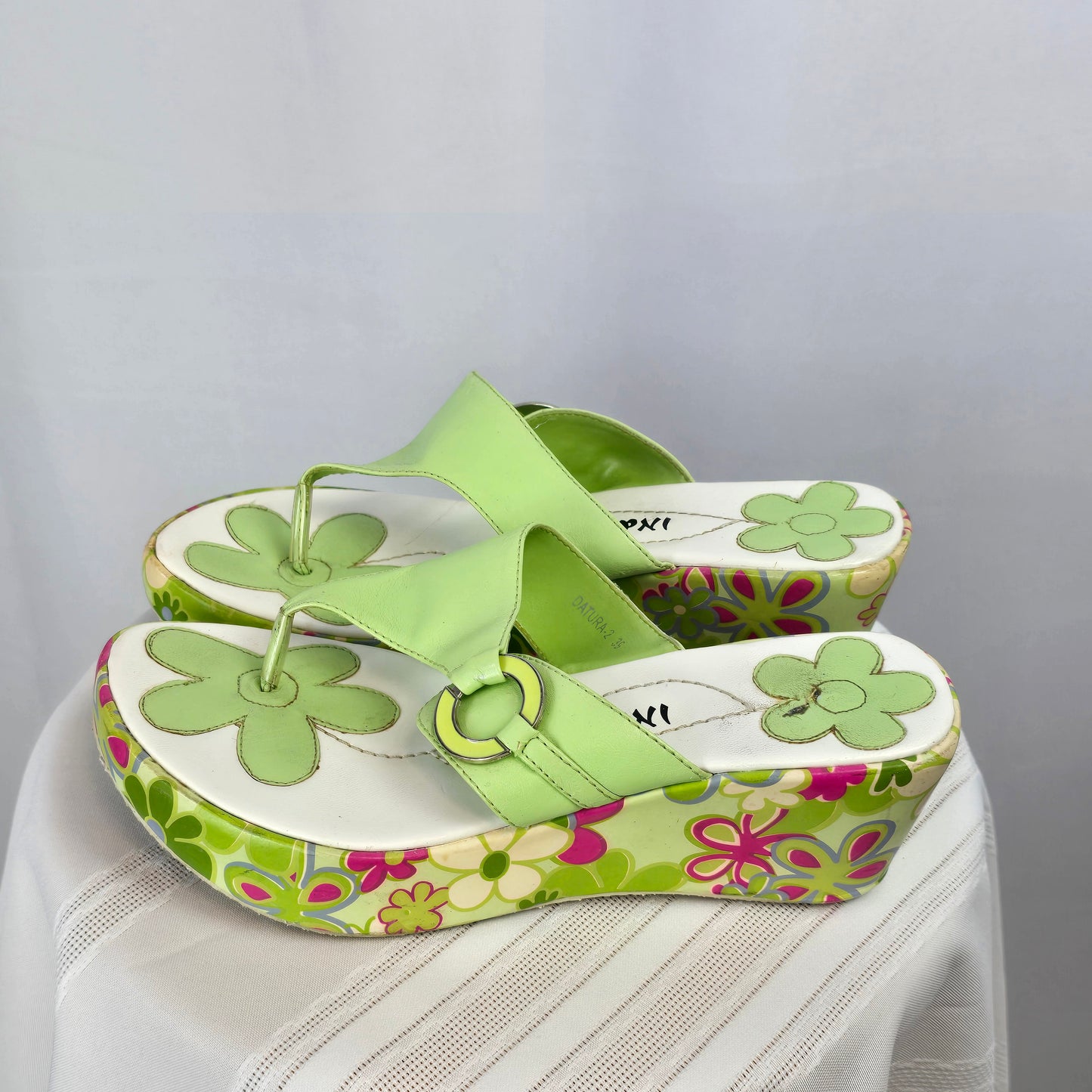 In&Out Green White Thong Sandals Size 39 Preloved
