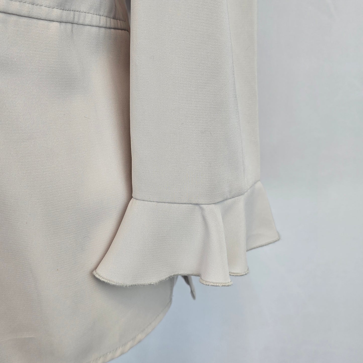 Kathy Che Large Light Grey Ruffled Blouse Preloved