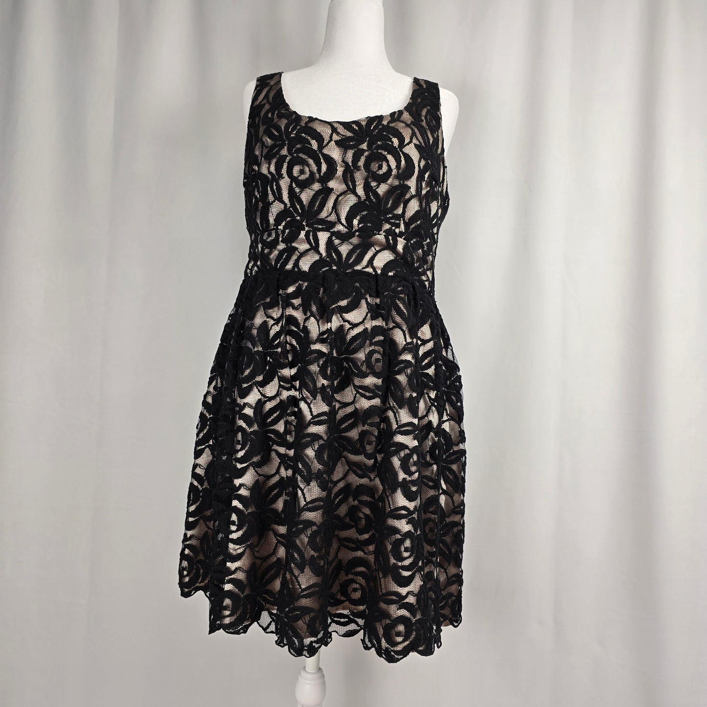 Bizz Girl Black & Champagne Dress XL Preloved