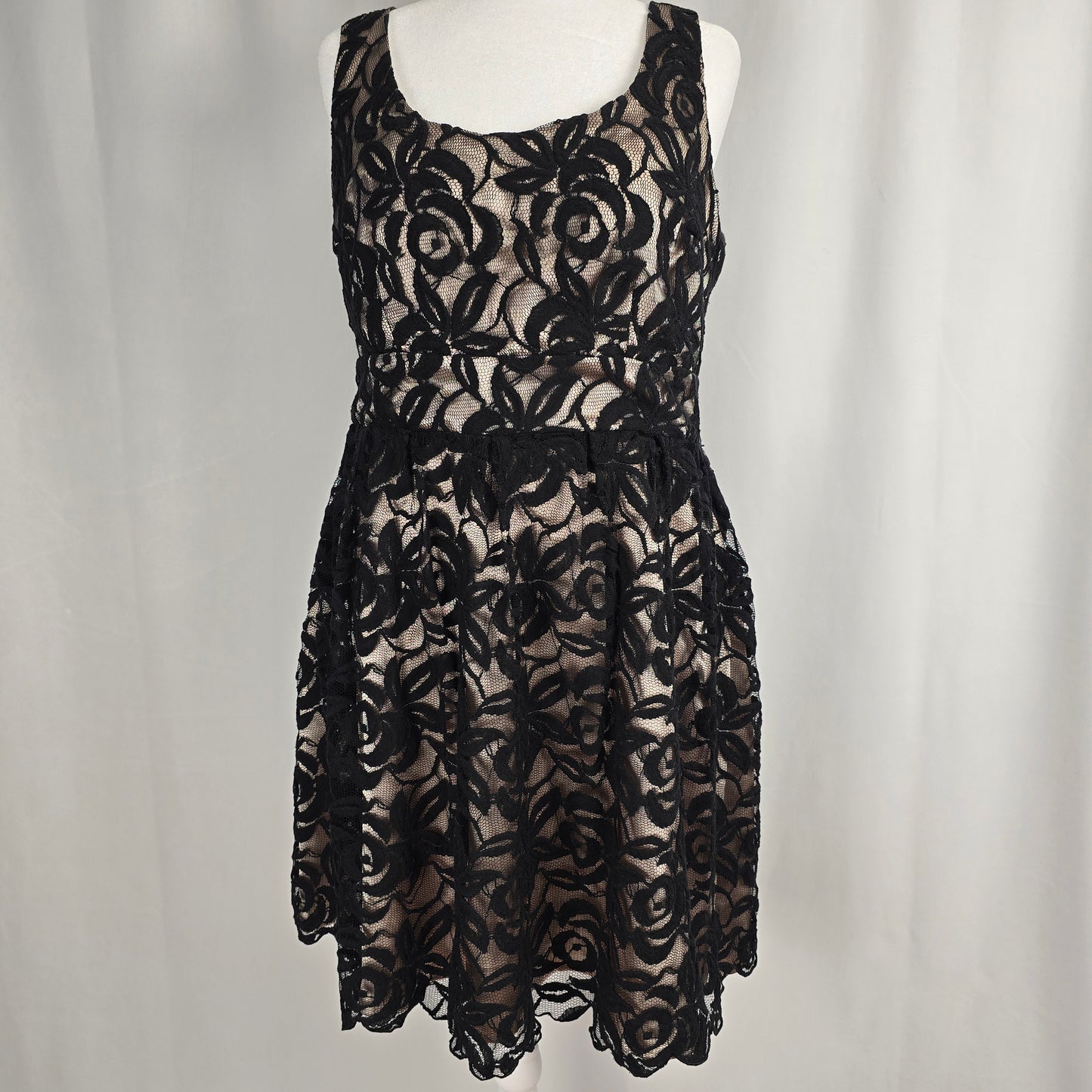 Bizz Girl Black & Champagne Dress XL Preloved