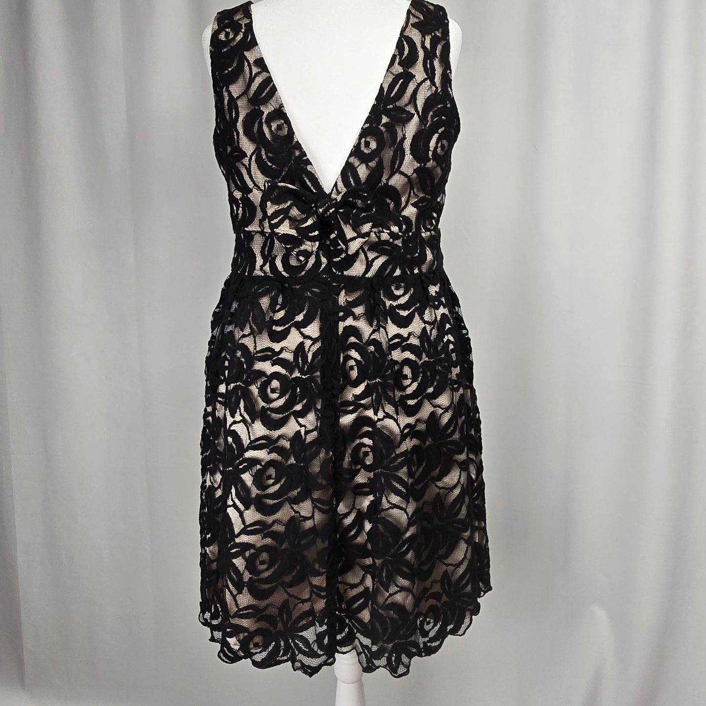 Bizz Girl Black & Champagne Dress XL Preloved
