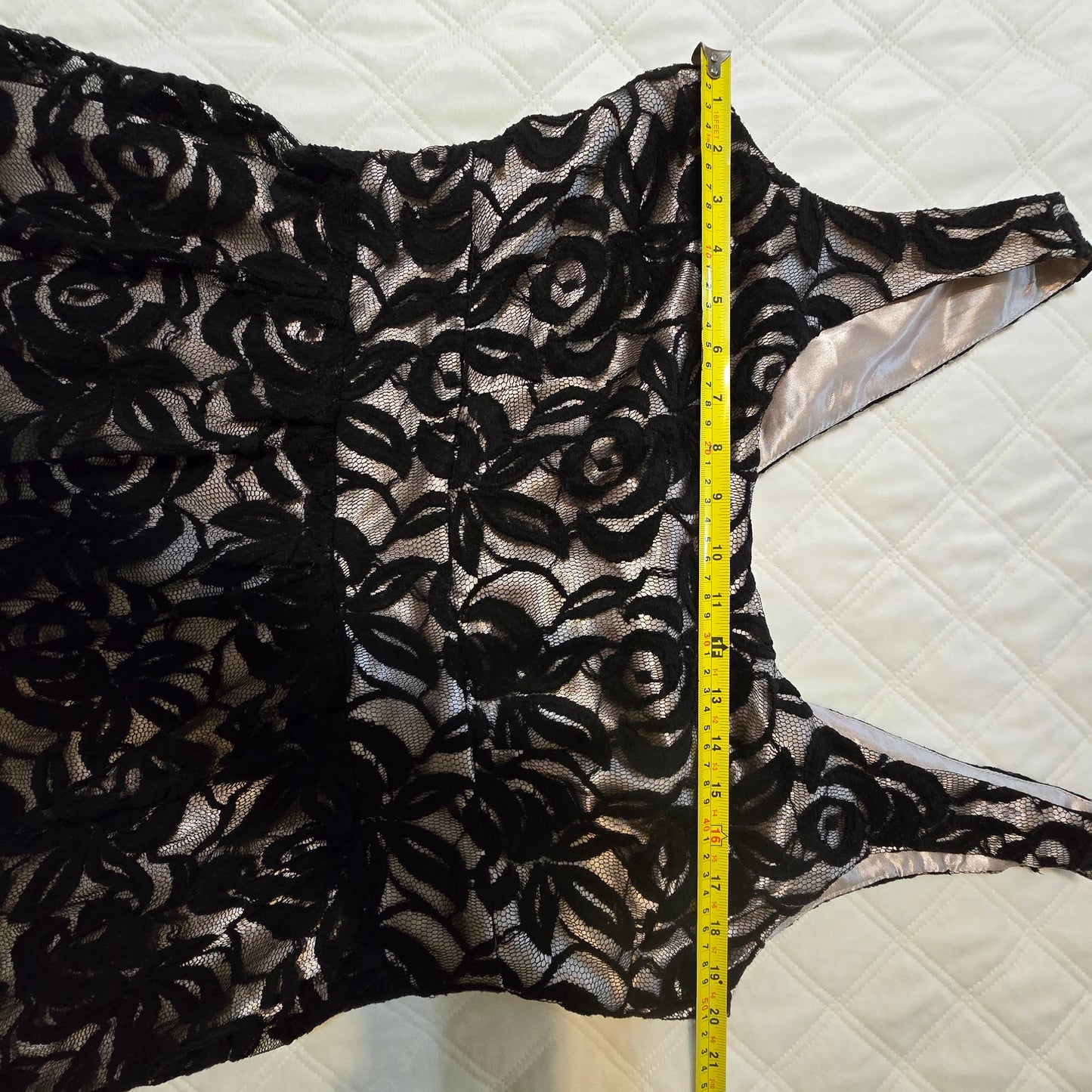 Bizz Girl Black & Champagne Dress XL Preloved