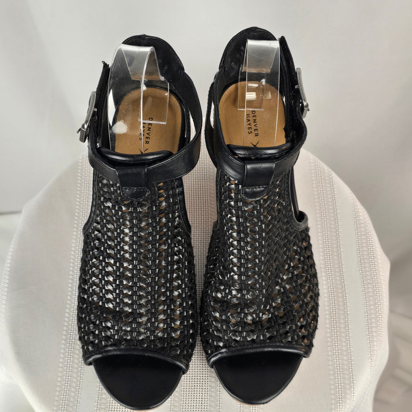 Denver Hayes Quad Comfort Black Sandals Size 7 Preloved