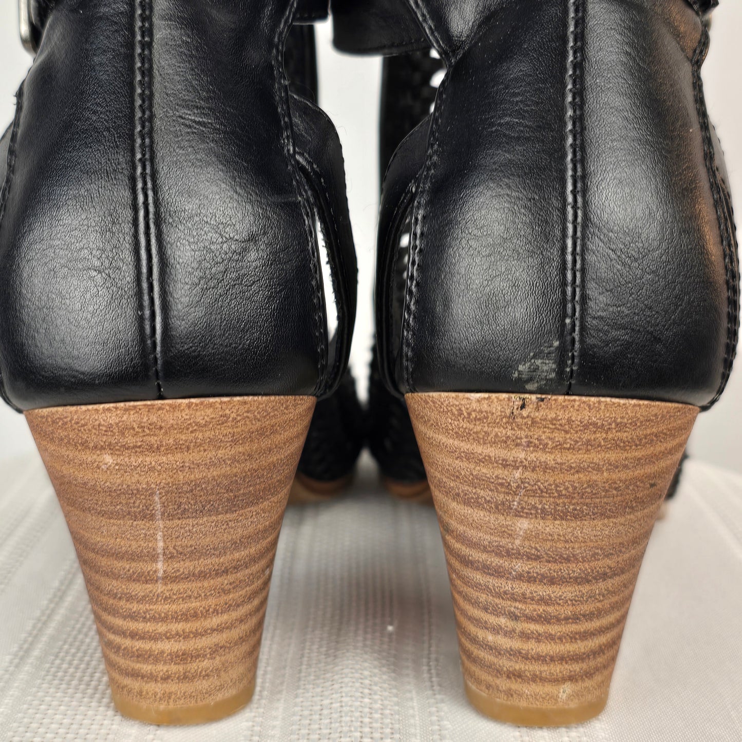 Denver Hayes Quad Comfort Black Sandals Size 7 Preloved