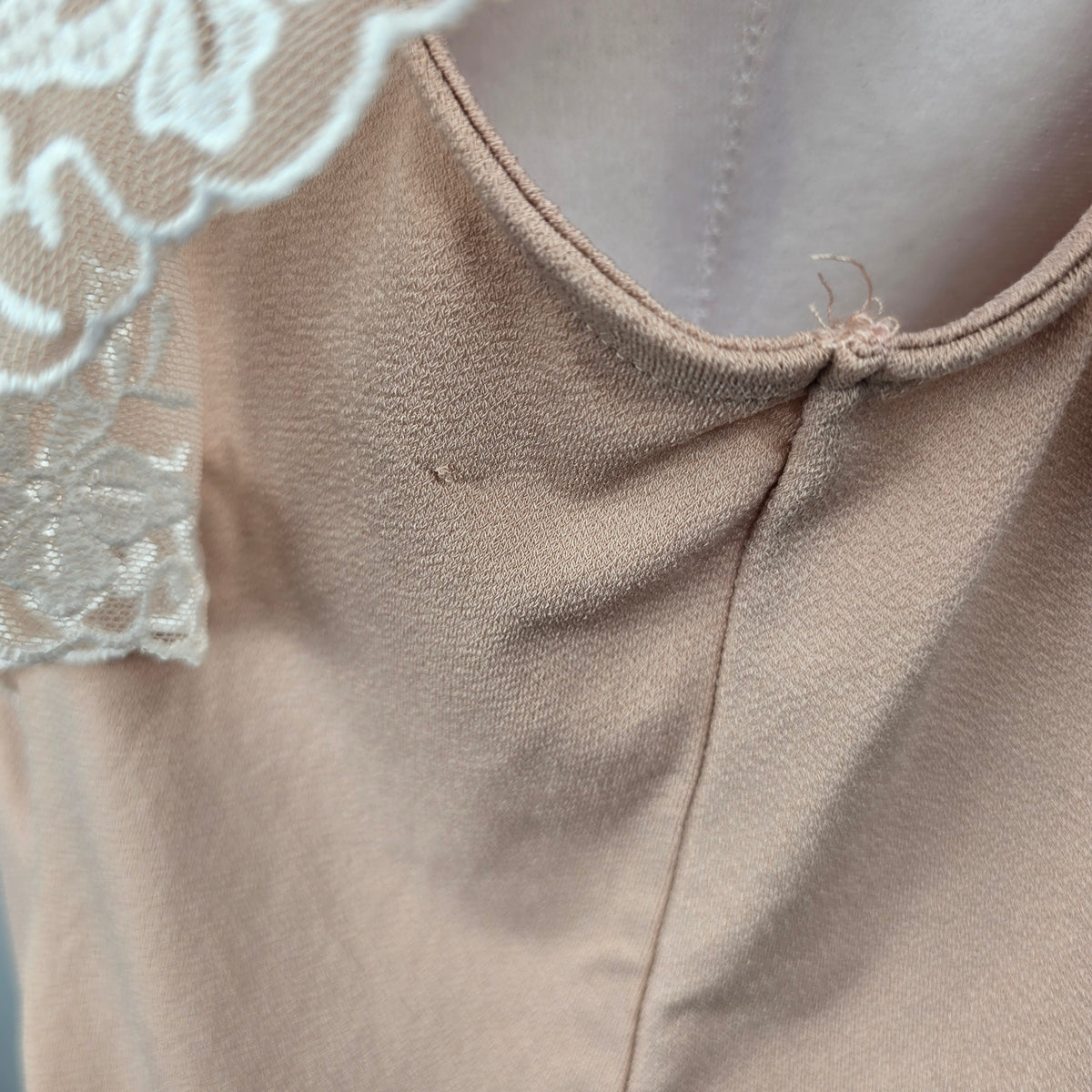 Adrienne Vittadini Romantic Blush Faux-Wrap Top with Lace Mesh Sleeves XL Preloved