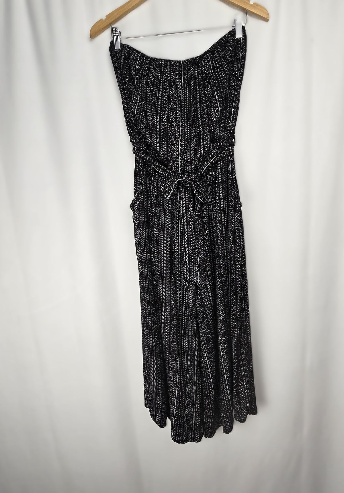 Dress Forum Strapless Wide‑Leg Jumpsuit – Black & White Print, Elastic Waist, Size Large