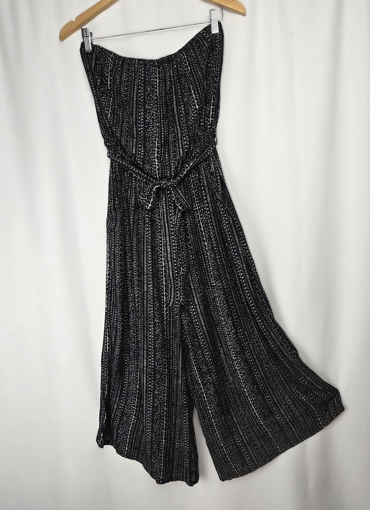 Dress Forum Strapless Wide‑Leg Jumpsuit – Black & White Print, Elastic Waist, Size Large