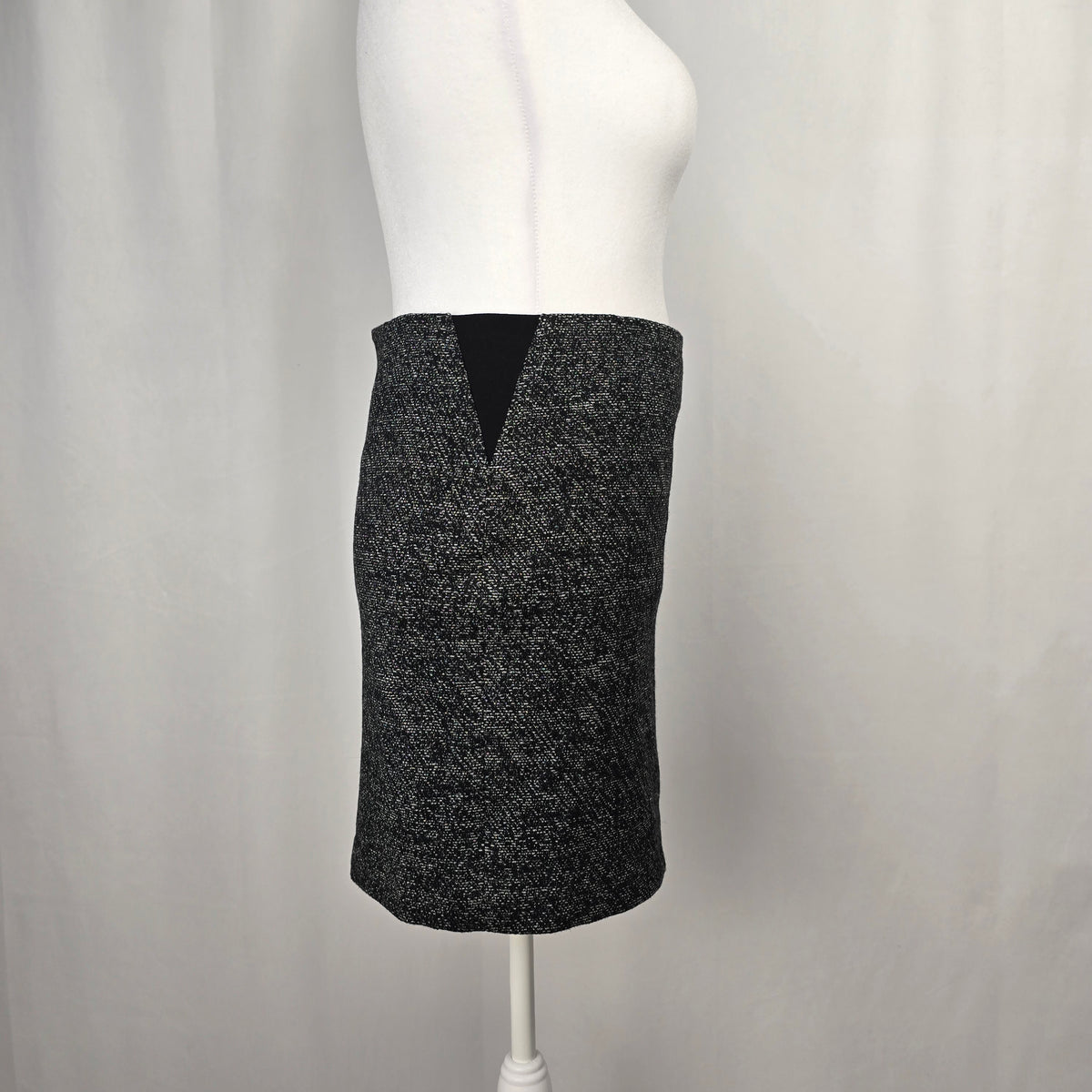 Le Château Textured Charcoal Suit Set – Tailored 2‑Piece Jacket Large and Skirt 15/16