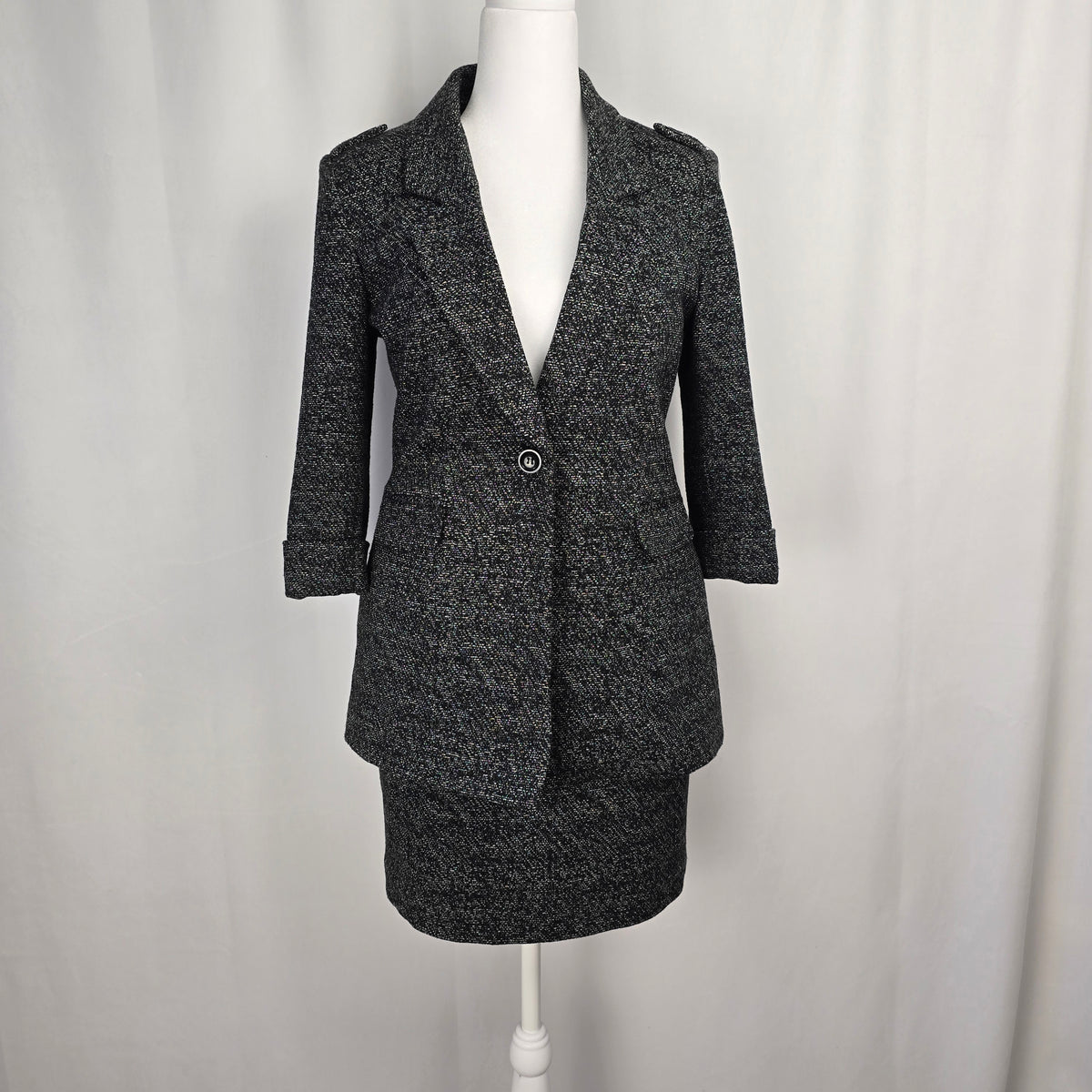 Le Château Textured Charcoal Suit Set – Tailored 2‑Piece Jacket Large and Skirt 15/16