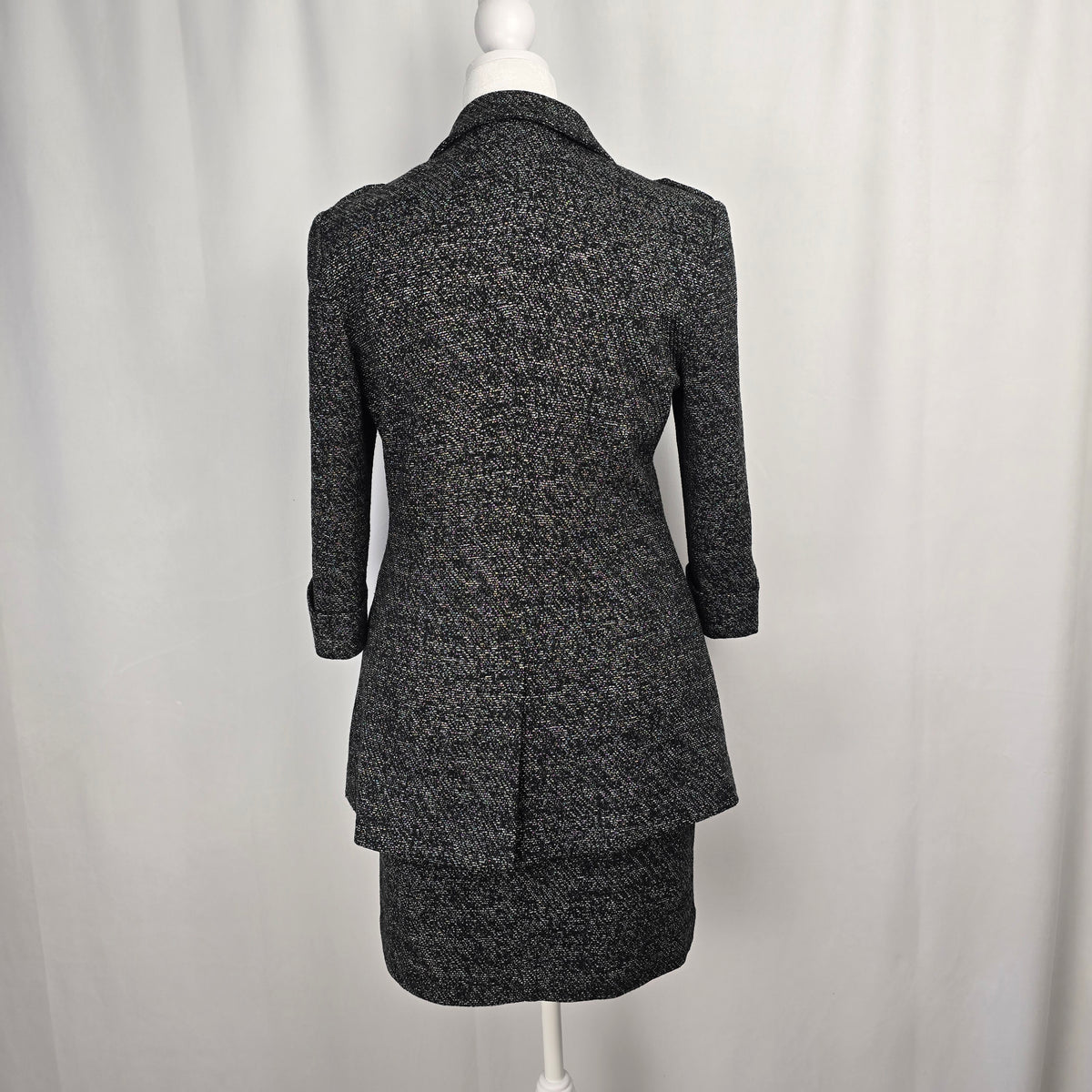 Le Château Textured Charcoal Suit Set – Tailored 2‑Piece Jacket Large and Skirt 15/16