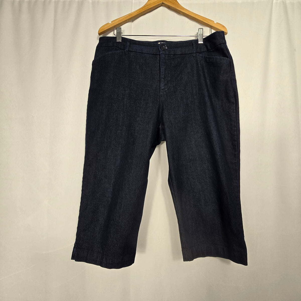 St. John's Bay Dark Wash Stretch Denim Capri Jeans | Size 14