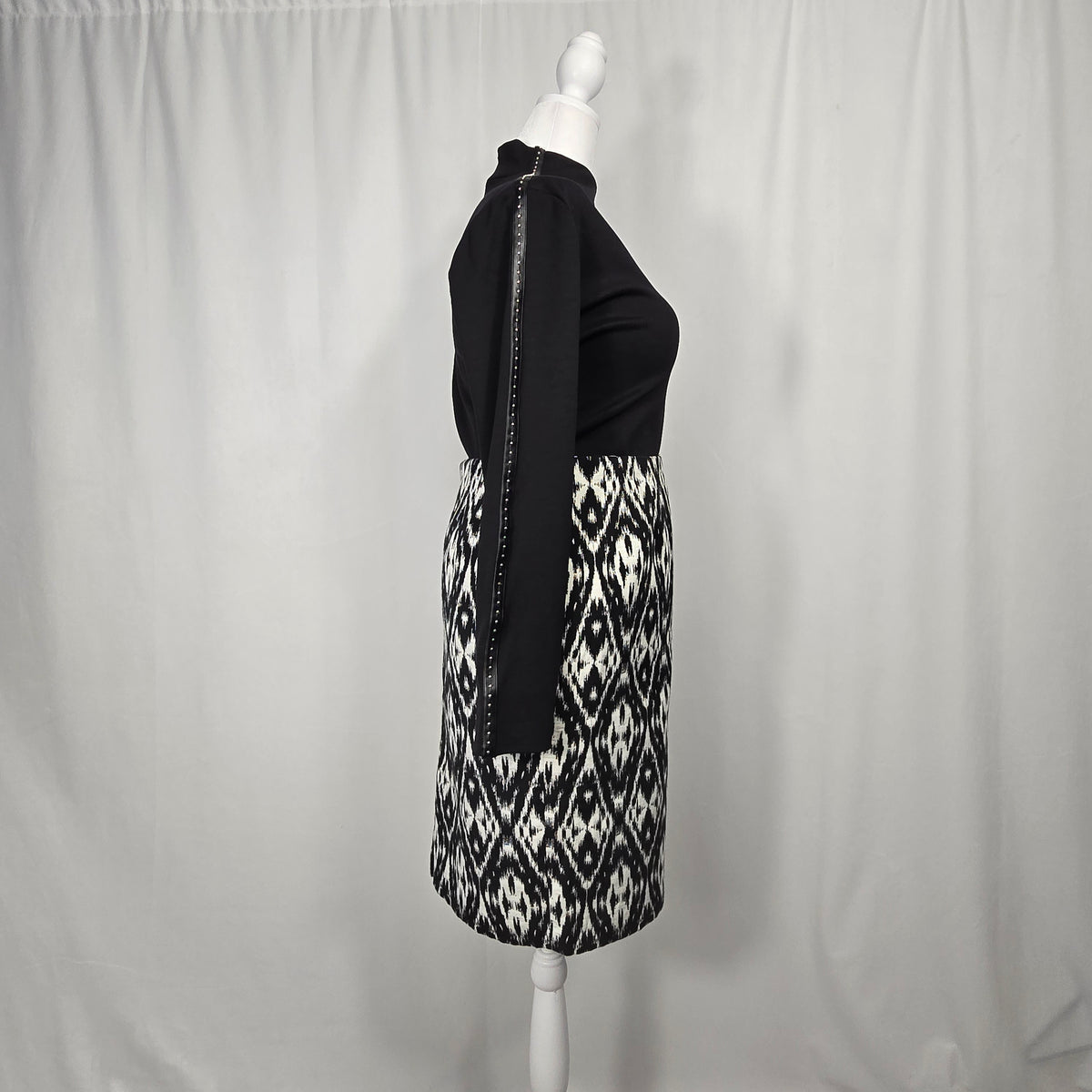 Peter Nygard NWT Size 10 Black & White Geometric Print Pencil Skirt