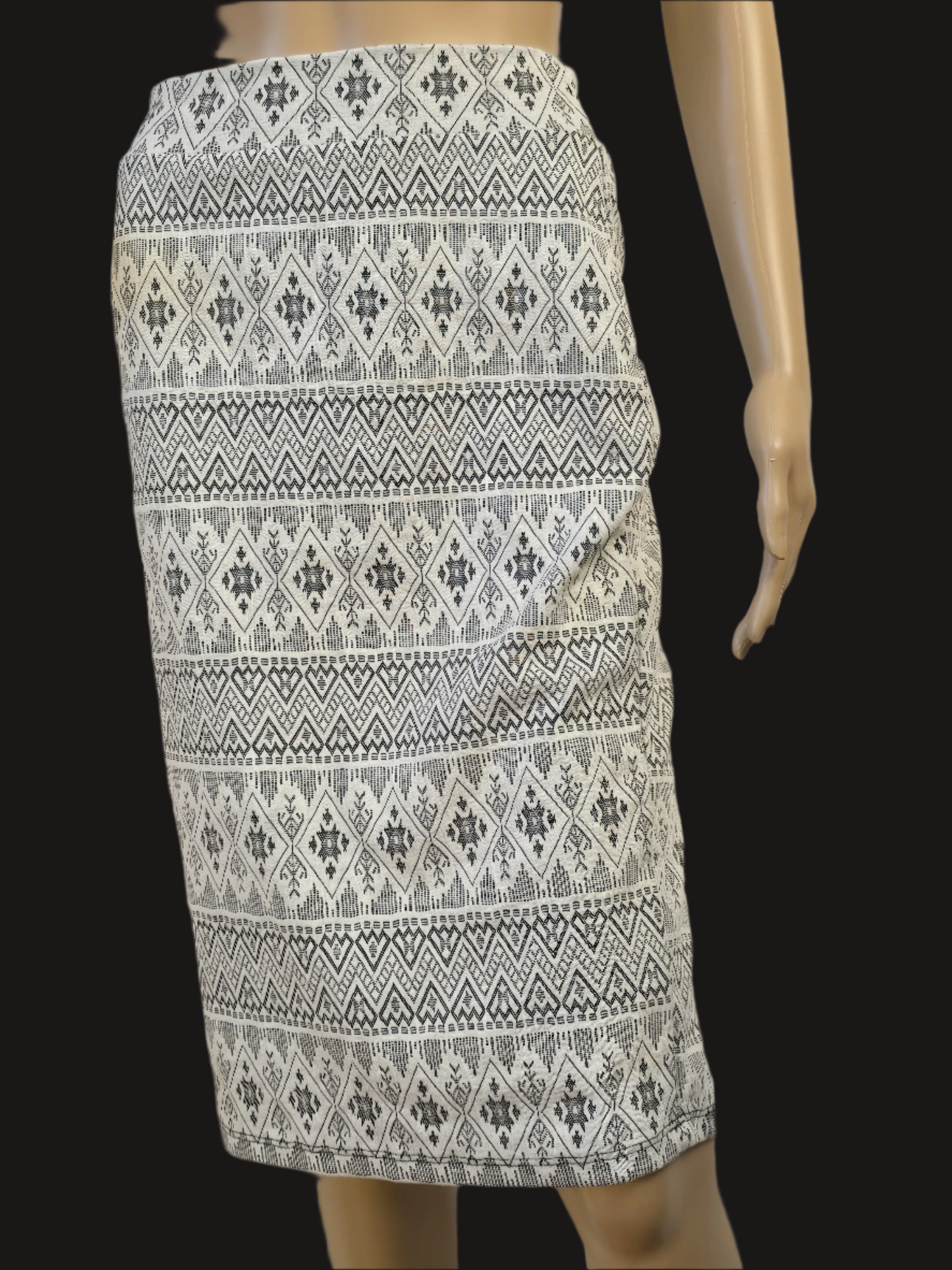 Gilli White / Black Medium Skirt Preloved