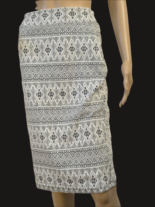 Gilli White / Black Medium Skirt Preloved